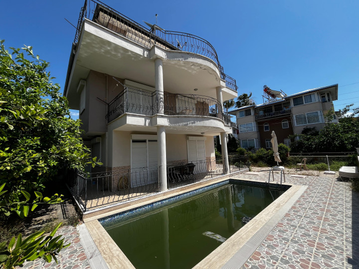 4+1 Detached Triplex Villa in Konaklı, Alanya